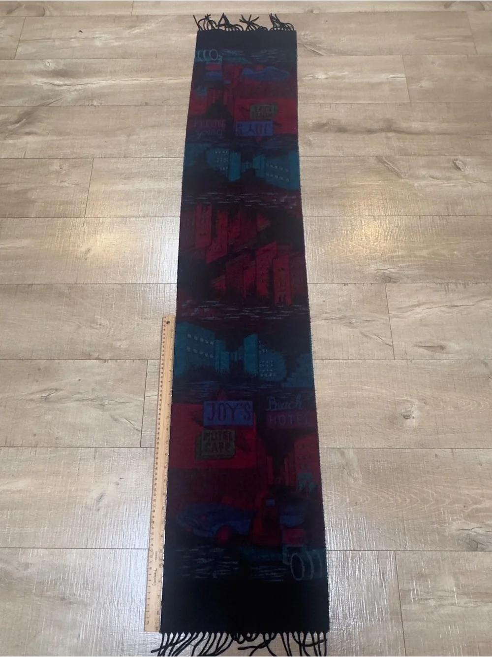VINTAGE C&A Novelty Pop-Art-Style Acrylic Scarf